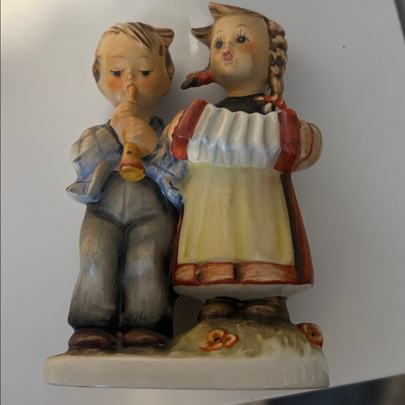 Hummel Charming Boy and Girl Musician Figurine - Picture 5 of 5